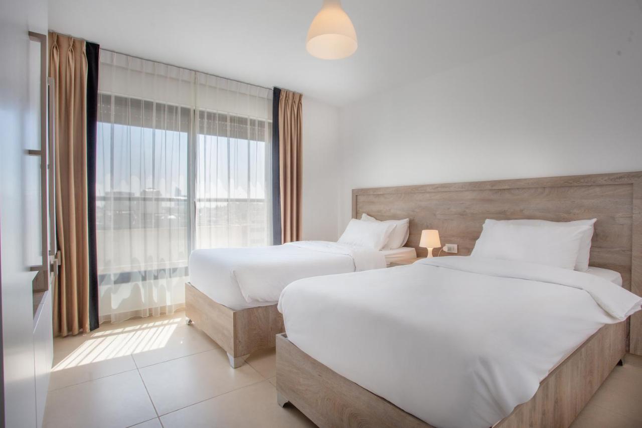 Triple A Hotel Suites Amman Bagian luar foto