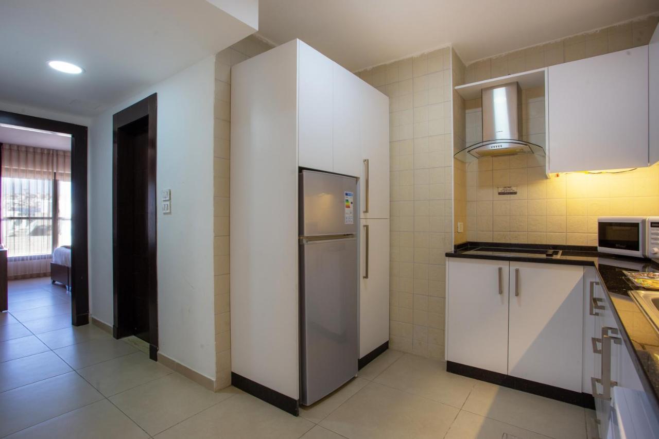 Triple A Hotel Suites Amman Bagian luar foto