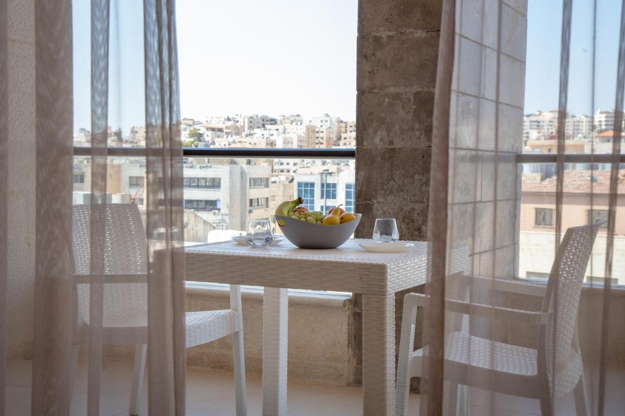 Triple A Hotel Suites Amman Bagian luar foto