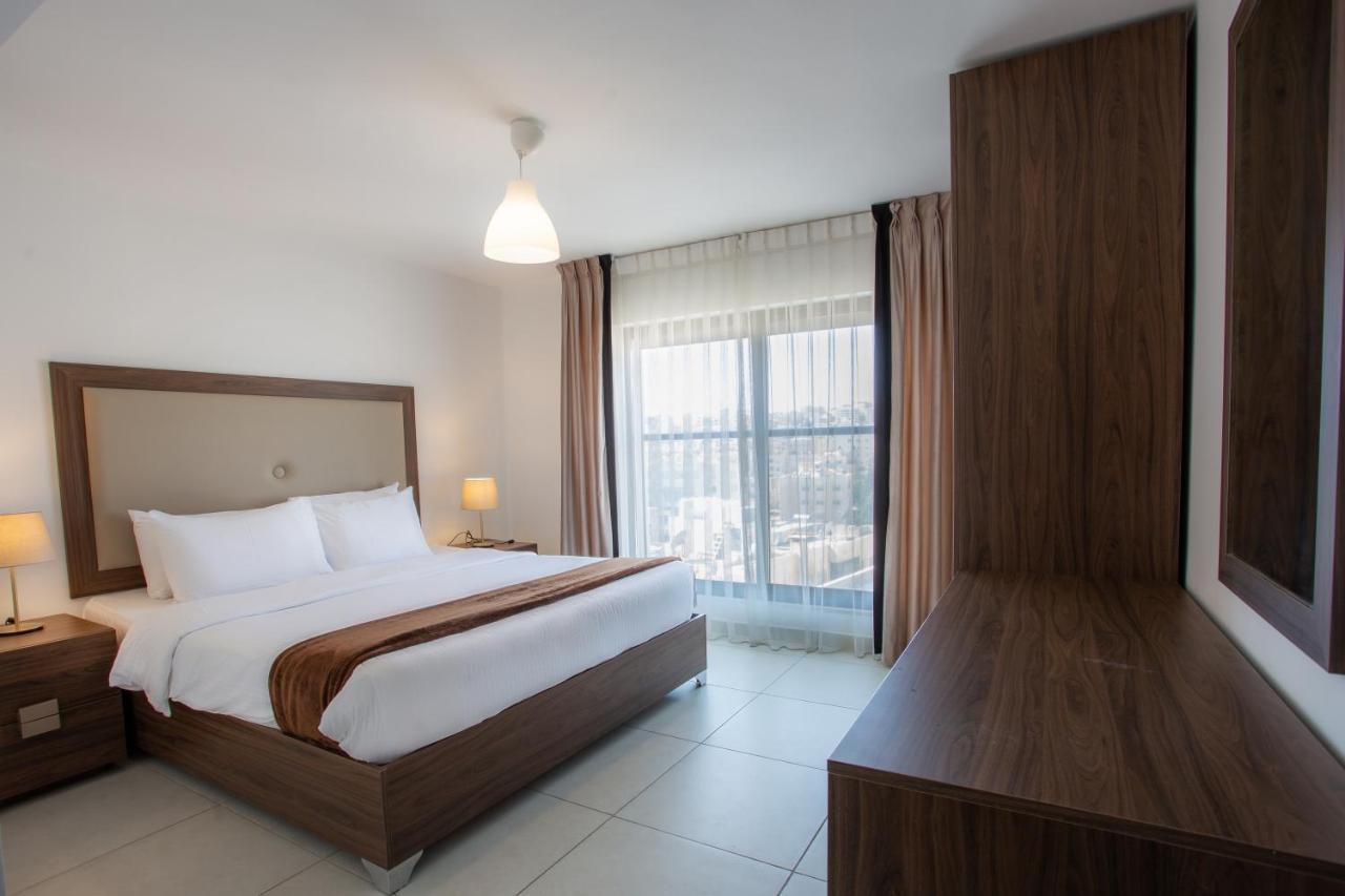 Triple A Hotel Suites Amman Bagian luar foto