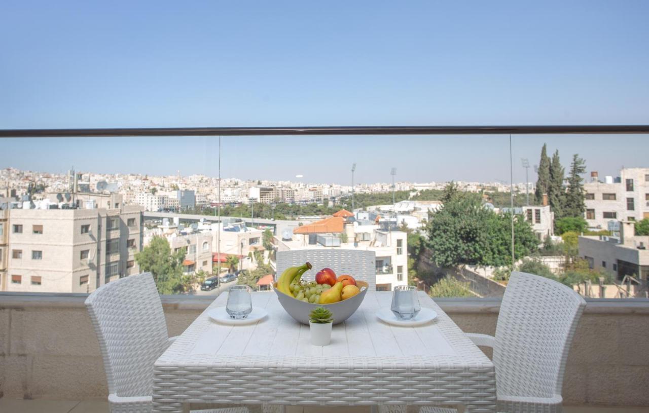 Triple A Hotel Suites Amman Bagian luar foto