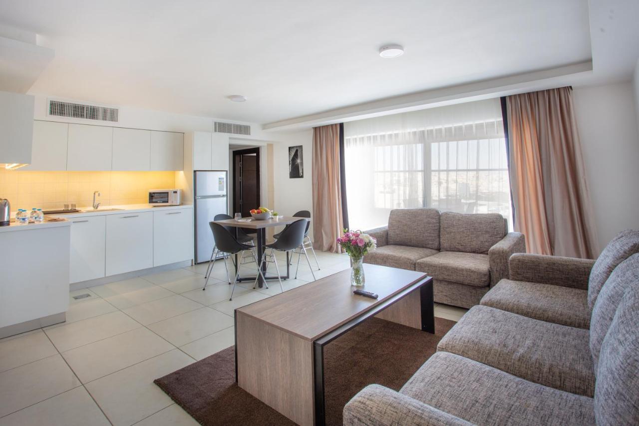 Triple A Hotel Suites Amman Bagian luar foto