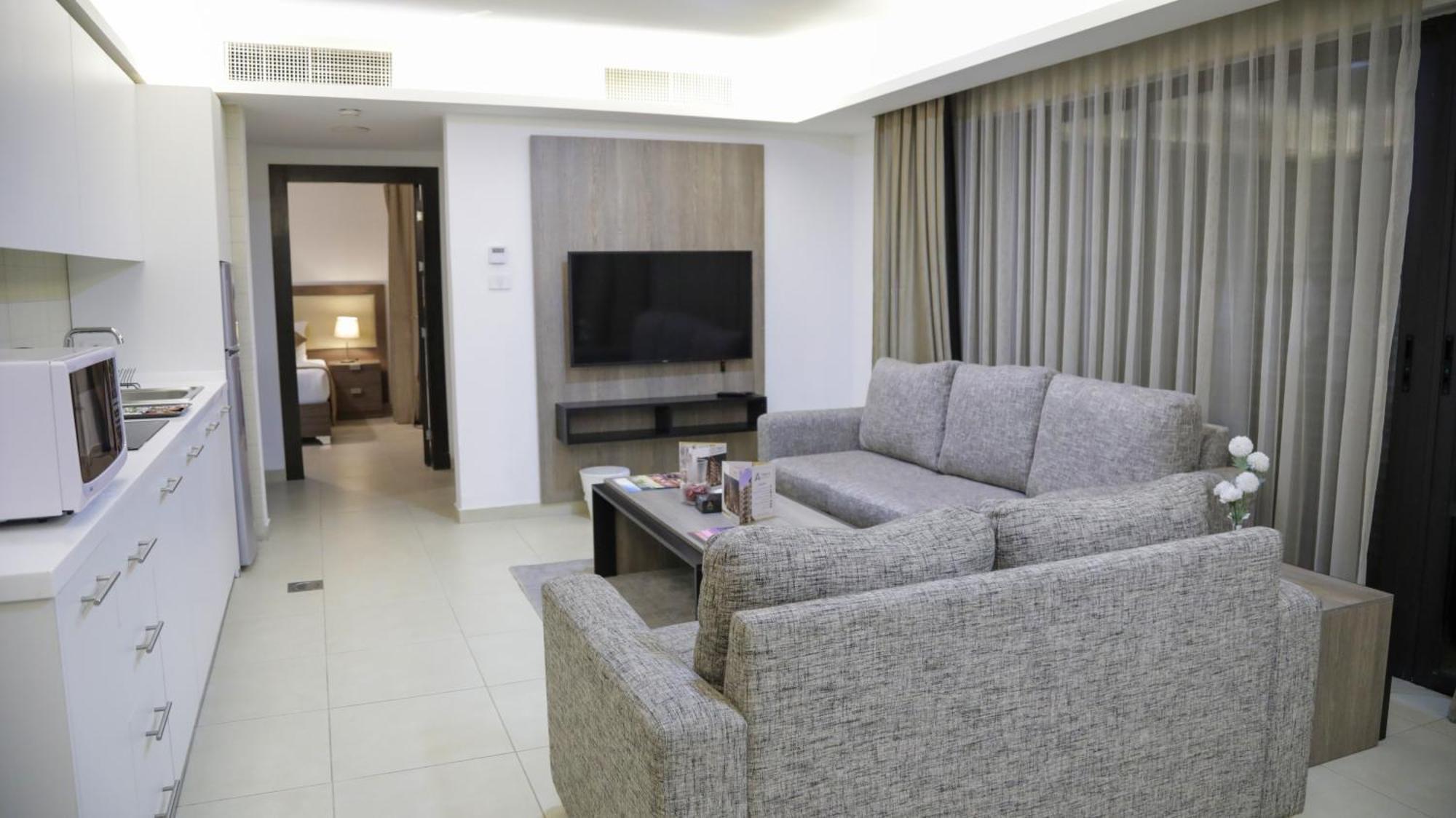 Triple A Hotel Suites Amman Bagian luar foto